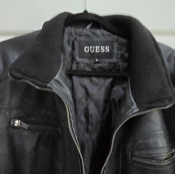 Mens XL black leather jacket from GUESS - Picture 5 of 6